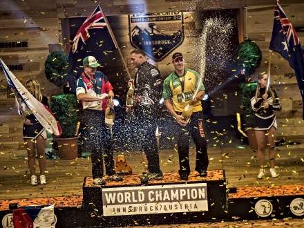 :В индивидуальном зачёте на десятом чемпионате мира STIHL TIMBERSPORTS® 2014 в австрийском Инсбруке стартовали спортсмены из двенадцати стран; в результате захватывающего соревнования ступени пьедестала заняли Новая Зеландия, Чехия и Австралия.